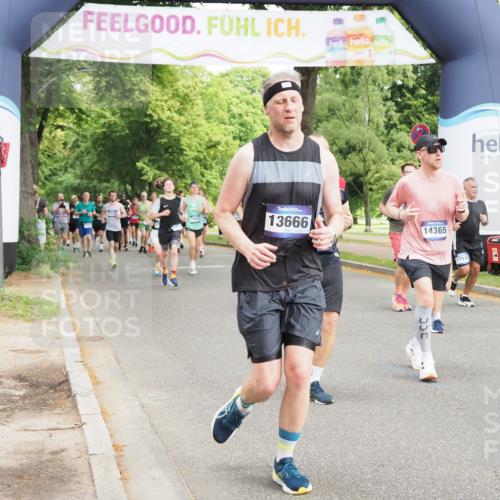 29.06.2025 - hella hamburg halbmarathon MichiJ http://msf.ph/oto/8359444 29.06.2025 10:42:30 Zwischen KM18-KM19 1834, 1877, 4616, 4772, 6891, 7594, 7976, 12523, 12544, 13666, 14365, 15884, 16108, 16176, 16334, 17740, 17940, 18495 meine-sportfotos.de