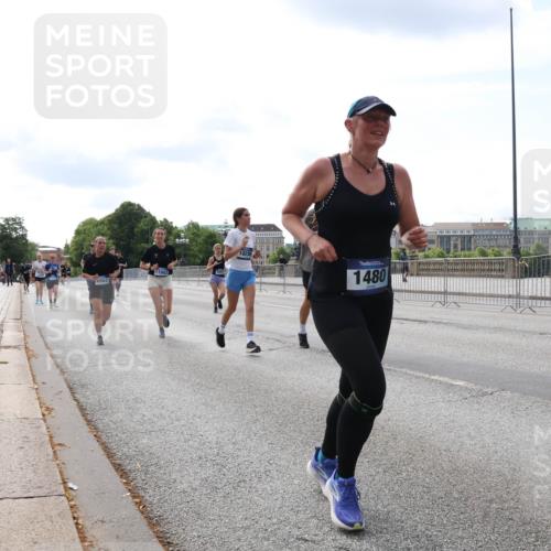 29.06.2025 - hella hamburg halbmarathon Lena Gebhardt http://msf.ph/oto/8359468 29.06.2025 10:14:04 Lombardsbrücke 4962, 11987, 1480, 1131, 1194, 1480, 1890, 2359, 2721, 2904, 2987, 3939, 4001, 4032, 4795, 4962, 5232, 5631, 5719, 6026, 6089, 6287, 6710, 6717, 7209, 7442, 7462, 7913, 7991, 8001, 8057, 8409, 8673, 8892, 9128, 9631, 9845, 9886, 10442, 10443, 10977, 11441, 11987, 12313, 12797, 12928, 12929, 12938, 13285, 13788, 14488, 15085, 15482, 15721, 15722, 15840, 16491, 17439, 17472, 17985, 18041, 18236, 18239 meine-sportfotos.de