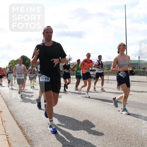 29.06.2025 - hella hamburg halbmarathon Lena Gebhardt http://msf.ph/oto/8359474 29.06.2025 10:01:34 Lombardsbrücke 4322, 4649, 1744, 16367, 0281, 8392, 16754, 1130, 1184, 1329, 1387, 1420, 1464, 1653, 1722, 1724, 1729, 1881, 1940, 2006, 2091, 2167, 2354, 2363, 2490, 2591, 2806, 2936, 2957, 3039, 3199, 3425, 3663, 4068, 4249, 4319, 4322, 4328, 4370, 4649, 4663, 5547, 5570, 5602, 5603, 5675, 6087, 6281, 0000, 6302, 6591, 6835, 6921, 6924, 7287, 7846, 8030, 8045, 8046, 8191, 8392, 8578, 8691, 8822, 8926, 9230, 9932, 10281, 10301, 10383, 10576, 10882, 10915, 11043, 11465 meine-sportfotos.de