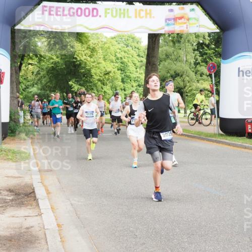 29.06.2025 - hella hamburg halbmarathon MichiJ http://msf.ph/oto/8359479 29.06.2025 10:42:33 Zwischen KM18-KM19 1834, 2029, 4616, 4772, 7594, 7976, 12544, 13666, 14365, 15884, 16176, 16334, 17640, 17642, 17740, 17940, 18495 meine-sportfotos.de