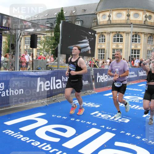 29.06.2025 - hella hamburg halbmarathon Michael Strokosch http://msf.ph/oto/8359486 29.06.2025 10:54:48 Ziel 1125, 1496, 2029, 2561, 3310, 4231, 6587, 7478, 8449, 9227, 10044, 12186, 12489, 13147, 14239, 15389, 15408, 15584, 17231, 17765, 19000 meine-sportfotos.de