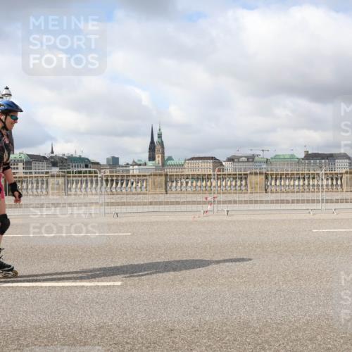 29.06.2025 - hella hamburg halbmarathon Lena Gebhardt http://msf.ph/oto/8359501 29.06.2025 09:09:38 Lombardsbrücke  meine-sportfotos.de