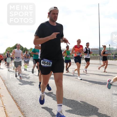 29.06.2025 - hella hamburg halbmarathon Lena Gebhardt http://msf.ph/oto/8359510 29.06.2025 10:01:34 Lombardsbrücke 4322, 4649, 16367, 1744, 1675, 1130, 1184, 1329, 1387, 1420, 1464, 1653, 1722, 1724, 1729, 1881, 1940, 2006, 2091, 2167, 2354, 2363, 2490, 2591, 2806, 2936, 2957, 3039, 3199, 3425, 3663, 4068, 4249, 4319, 4322, 4328, 4370, 4649, 4663, 5547, 5570, 5602, 5603, 5675, 6087, 6281, 0000, 6302, 6591, 6835, 6921, 6924, 7287, 7846, 8030, 8045, 8046, 8191, 8392, 8578, 8691, 8822, 8926, 9230, 9932, 10281, 10301, 10383, 10576, 10882, 10915, 11043, 11465 meine-sportfotos.de