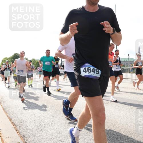 29.06.2025 - hella hamburg halbmarathon Lena Gebhardt http://msf.ph/oto/8359542 29.06.2025 10:01:35 Lombardsbrücke 4322, 18717, 13551, 6302, 4649, 6367, 1744, 5570, 1130, 1184, 1329, 1387, 1420, 1464, 1653, 1722, 1724, 1729, 1881, 1940, 2006, 2091, 2167, 2354, 2363, 2591, 2806, 2936, 2957, 3039, 3199, 3425, 3663, 4068, 4249, 4319, 4322, 4328, 4370, 4649, 4663, 5547, 5570, 5602, 5603, 5675, 6087, 6281, 0000, 6302, 6438, 6591, 6835, 6921, 6924, 7287, 7846, 8030, 8045, 8046, 8191, 8392, 8578, 8691, 8822, 8926, 9230, 9932, 10281, 10301, 10383, 10576, 10882, 10915, 11043, 11465 meine-sportfotos.de