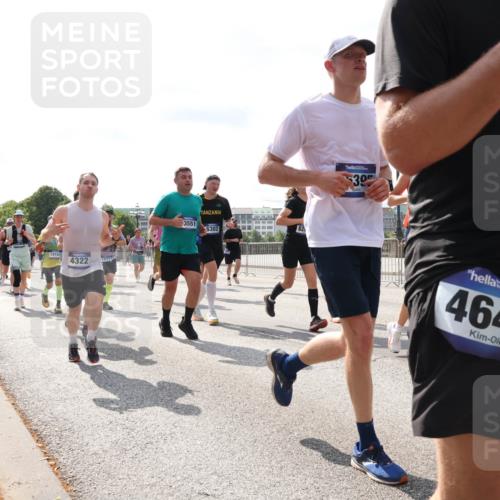 29.06.2025 - hella hamburg halbmarathon Lena Gebhardt http://msf.ph/oto/8359559 29.06.2025 10:01:35 Lombardsbrücke 1916, 4322, 3551, 5302, 30, 4649, 1130, 1184, 1329, 1387, 1420, 1464, 1653, 1722, 1724, 1729, 1881, 1940, 2006, 2091, 2167, 2354, 2363, 2591, 2806, 2936, 2957, 3039, 3199, 3425, 3663, 4068, 4249, 4319, 4322, 4328, 4370, 4649, 4663, 5547, 5570, 5602, 5603, 5675, 6087, 6281, 0000, 6302, 6438, 6591, 6835, 6921, 6924, 7287, 7846, 8030, 8045, 8046, 8191, 8392, 8578, 8691, 8822, 8926, 9230, 9932, 10281, 10301, 10383, 10576, 10882, 10915, 11043, 11465 meine-sportfotos.de
