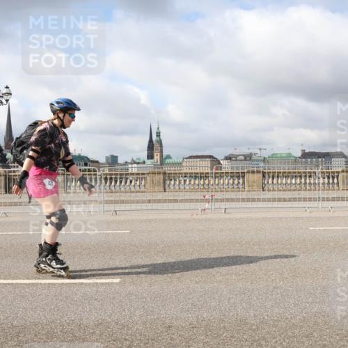 29.06.2025 - hella hamburg halbmarathon Lena Gebhardt http://msf.ph/oto/8359610 29.06.2025 09:09:38 Lombardsbrücke 48 meine-sportfotos.de