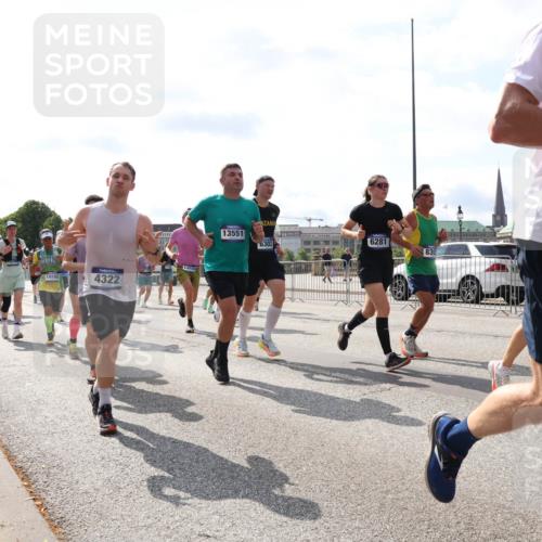 29.06.2025 - hella hamburg halbmarathon Lena Gebhardt http://msf.ph/oto/8359617 29.06.2025 10:01:35 Lombardsbrücke 13528, 19160, 4322, 13551, 6302, 6281, 5570, 1130, 1184, 1329, 1387, 1420, 1464, 1653, 1722, 1724, 1729, 1881, 1940, 2006, 2091, 2167, 2354, 2363, 2591, 2806, 2936, 2957, 3039, 3199, 3425, 3663, 4068, 4249, 4319, 4322, 4328, 4370, 4649, 4663, 5547, 5570, 5602, 5603, 5675, 6087, 6281, 0000, 6302, 6438, 6591, 6835, 6921, 6924, 7287, 7846, 8030, 8045, 8046, 8191, 8392, 8578, 8691, 8822, 8926, 9230, 9932, 10281, 10301, 10383, 10576, 10882, 10915, 11043, 11465 meine-sportfotos.de