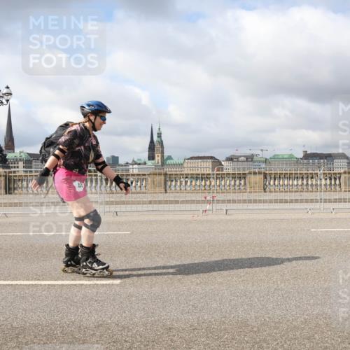29.06.2025 - hella hamburg halbmarathon Lena Gebhardt http://msf.ph/oto/8359649 29.06.2025 09:09:38 Lombardsbrücke 48 meine-sportfotos.de