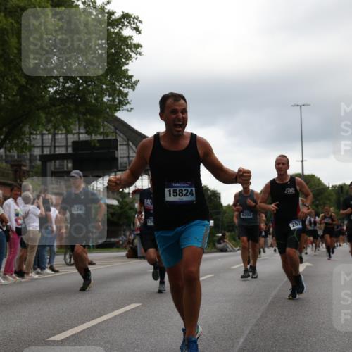 29.06.2025 - hella hamburg halbmarathon Yannick Fuchs http://msf.ph/oto/8359657 29.06.2025 10:53:10 20KM 1285, 1642, 2006, 2348, 2584, 2677, 2957, 2978, 3181, 3279, 3983, 4088, 4592, 5347, 5633, 5885, 6087, 6202, 6208, 6220, 6438, 6636, 6997, 7031, 7223, 7476, 8290, 8929, 9655, 10036, 10759, 10896, 10943, 11935, 11938, 12206, 12261, 12564, 12633, 12862, 13407, 13583, 13761, 14375, 14567, 14631, 14732, 14902, 14965, 15232, 15240, 15263, 15284, 15824, 16160, 16341, 16563, 16910, 16980, 17017, 17346, 17503, 17630, 18153, 18266, 18327, 18467, 18716, 19015, 19160 meine-sportfotos.de