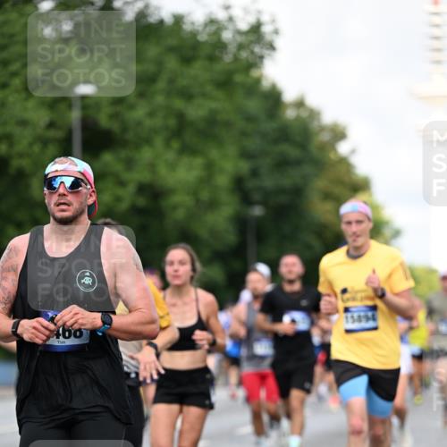 29.06.2025 - hella hamburg halbmarathon Dr. Thomas Lammeyer http://msf.ph/oto/8359677 29.06.2025 09:56:32 Kennedybrücke 1012, 1070, 1415, 1468, 1613, 1735, 1782, 2048, 2189, 2233, 2590, 2970, 3021, 3098, 3109, 3124, 3304, 3907, 3917, 3928, 4080, 4277, 4497, 4691, 4933, 4981, 5476, 5477, 5623, 5682, 6152, 6716, 7005, 7067, 7093, 7191, 7325, 7451, 7599, 7843, 7865, 8145, 8467, 8664, 8694, 8704, 8722, 9081, 9213, 9232, 9374, 9538, 9540, 10000, 10208, 10246, 10313, 10750, 10796, 10969, 11153, 11291, 11346 meine-sportfotos.de