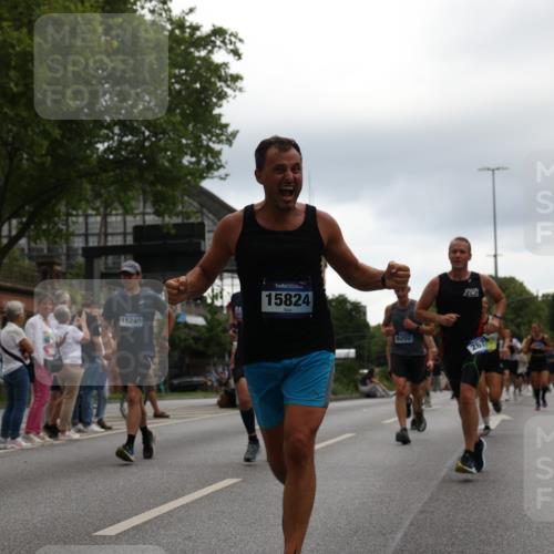 29.06.2025 - hella hamburg halbmarathon Yannick Fuchs http://msf.ph/oto/8359744 29.06.2025 10:53:10 20KM 1285, 1642, 2006, 2348, 2584, 2677, 2957, 2978, 3181, 3279, 3983, 4088, 4592, 5347, 5633, 5885, 6087, 6202, 6208, 6220, 6438, 6636, 6997, 7031, 7223, 7476, 8290, 8929, 9655, 10036, 10759, 10896, 10943, 11935, 11938, 12206, 12261, 12564, 12633, 12862, 13407, 13583, 13761, 14375, 14567, 14631, 14732, 14902, 14965, 15232, 15240, 15263, 15284, 15824, 16160, 16341, 16563, 16910, 16980, 17017, 17346, 17503, 17630, 18153, 18266, 18327, 18467, 18716, 19015, 19160 meine-sportfotos.de