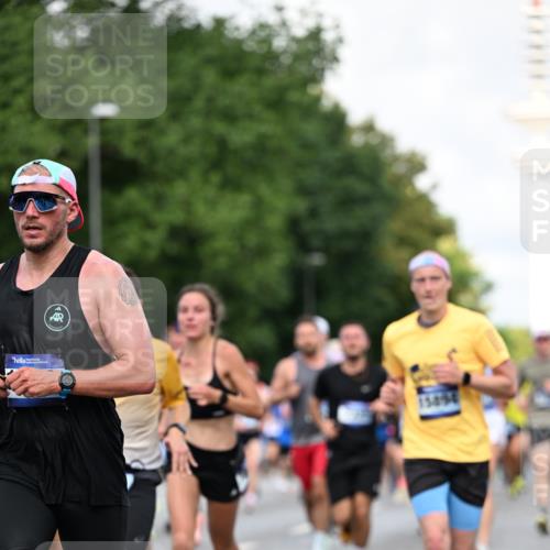 29.06.2025 - hella hamburg halbmarathon Dr. Thomas Lammeyer http://msf.ph/oto/8359758 29.06.2025 09:56:32 Kennedybrücke 1012, 1070, 1415, 1468, 1613, 1735, 1782, 2048, 2189, 2233, 2590, 2970, 3021, 3098, 3109, 3124, 3304, 3907, 3917, 3928, 4080, 4277, 4497, 4691, 4933, 4981, 5476, 5477, 5623, 5682, 6152, 6716, 7005, 7067, 7093, 7191, 7325, 7451, 7599, 7843, 7865, 8145, 8467, 8664, 8694, 8704, 8722, 9081, 9213, 9232, 9374, 9538, 9540, 10000, 10208, 10246, 10313, 10750, 10796, 10969, 11153, 11291, 11346 meine-sportfotos.de
