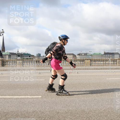 29.06.2025 - hella hamburg halbmarathon Lena Gebhardt http://msf.ph/oto/8359762 29.06.2025 09:09:39 Lombardsbrücke  meine-sportfotos.de