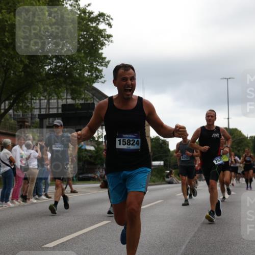 29.06.2025 - hella hamburg halbmarathon Yannick Fuchs http://msf.ph/oto/8359783 29.06.2025 10:53:10 20KM 1285, 1642, 2006, 2348, 2584, 2677, 2957, 2978, 3181, 3279, 3983, 4088, 4592, 5347, 5633, 5885, 6087, 6202, 6208, 6220, 6438, 6636, 6997, 7031, 7223, 7476, 8290, 8929, 9655, 10036, 10759, 10896, 10943, 11935, 11938, 12206, 12261, 12564, 12633, 12862, 13407, 13583, 13761, 14375, 14567, 14631, 14732, 14902, 14965, 15232, 15240, 15263, 15284, 15824, 16160, 16341, 16563, 16910, 16980, 17017, 17346, 17503, 17630, 18153, 18266, 18327, 18467, 18716, 19015, 19160 meine-sportfotos.de