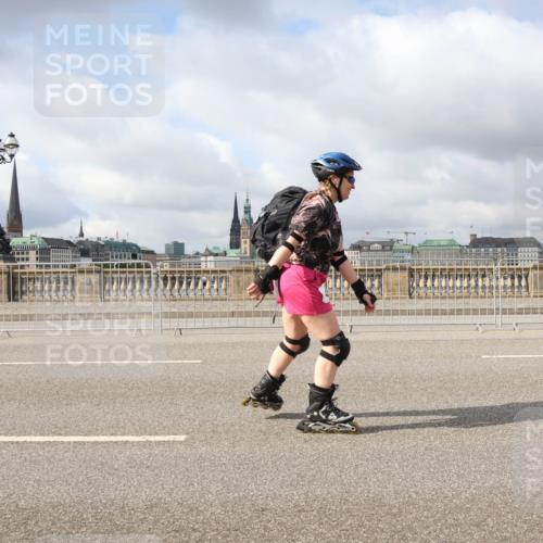 29.06.2025 - hella hamburg halbmarathon Lena Gebhardt http://msf.ph/oto/8359814 29.06.2025 09:09:39 Lombardsbrücke  meine-sportfotos.de