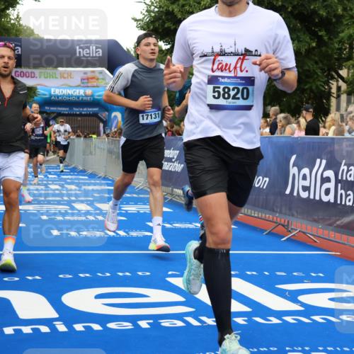 29.06.2025 - hella hamburg halbmarathon Strokosch-Dieckow http://msf.ph/oto/8359862 29.06.2025 10:51:27 Ziel 1335, 2364, 2411, 2946, 5820, 7943, 8989, 9214, 9656, 10691, 11124, 11422, 13047, 13403, 13792, 14994, 15871, 15950, 16357, 17131, 18489 meine-sportfotos.de