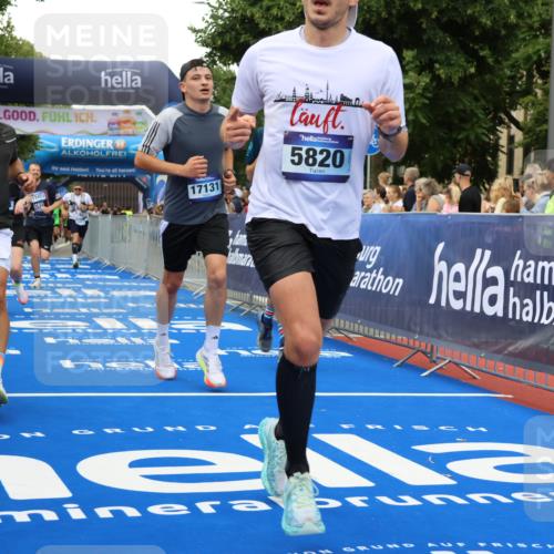 29.06.2025 - hella hamburg halbmarathon Strokosch-Dieckow http://msf.ph/oto/8359888 29.06.2025 10:51:27 Ziel 1335, 2364, 2411, 2946, 5820, 7943, 8989, 9214, 9656, 10691, 11124, 11422, 13047, 13403, 13792, 14994, 15871, 15950, 16357, 17131, 18489 meine-sportfotos.de