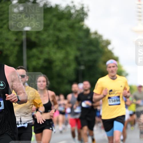 29.06.2025 - hella hamburg halbmarathon Dr. Thomas Lammeyer http://msf.ph/oto/8359900 29.06.2025 09:56:32 Kennedybrücke 1012, 1070, 1415, 1468, 1613, 1735, 1782, 2048, 2189, 2233, 2590, 2970, 3021, 3098, 3109, 3124, 3304, 3907, 3917, 3928, 4080, 4277, 4497, 4691, 4933, 4981, 5476, 5477, 5623, 5682, 6152, 6716, 7005, 7067, 7093, 7191, 7325, 7451, 7599, 7843, 7865, 8145, 8467, 8664, 8694, 8704, 8722, 9081, 9213, 9232, 9374, 9538, 9540, 10000, 10208, 10246, 10313, 10750, 10796, 10969, 11153, 11291, 11346 meine-sportfotos.de
