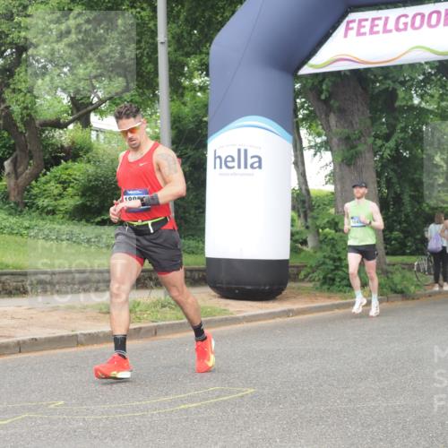 29.06.2025 - hella hamburg halbmarathon KatJ http://msf.ph/oto/8359902 29.06.2025 10:22:22 Zwischen KM18-KM19  meine-sportfotos.de