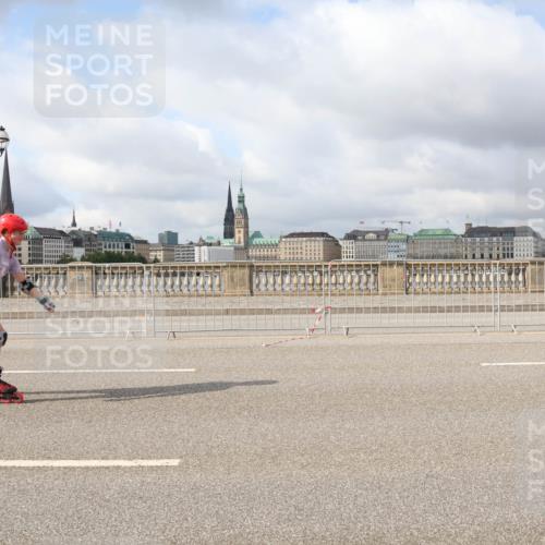 29.06.2025 - hella hamburg halbmarathon Lena Gebhardt http://msf.ph/oto/8359905 29.06.2025 09:09:48 Lombardsbrücke 53 meine-sportfotos.de