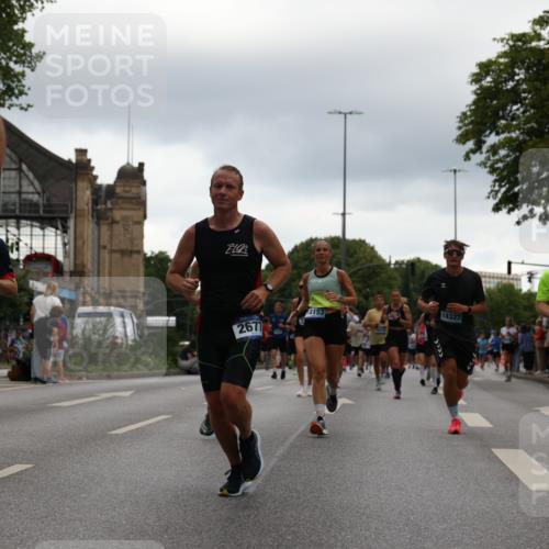29.06.2025 - hella hamburg halbmarathon Yannick Fuchs http://msf.ph/oto/8359971 29.06.2025 10:53:10 20KM 1285, 1642, 2006, 2348, 2584, 2677, 2957, 2978, 3181, 3279, 3983, 4088, 4592, 5347, 5633, 5885, 6087, 6202, 6208, 6220, 6438, 6636, 6997, 7031, 7223, 7476, 8290, 8929, 9655, 10036, 10759, 10896, 10943, 11935, 11938, 12206, 12261, 12564, 12633, 12862, 13407, 13583, 13761, 14375, 14567, 14631, 14732, 14902, 14965, 15232, 15240, 15263, 15284, 15824, 16160, 16341, 16563, 16910, 16980, 17017, 17346, 17503, 17630, 18153, 18266, 18327, 18467, 18716, 19015, 19160 meine-sportfotos.de