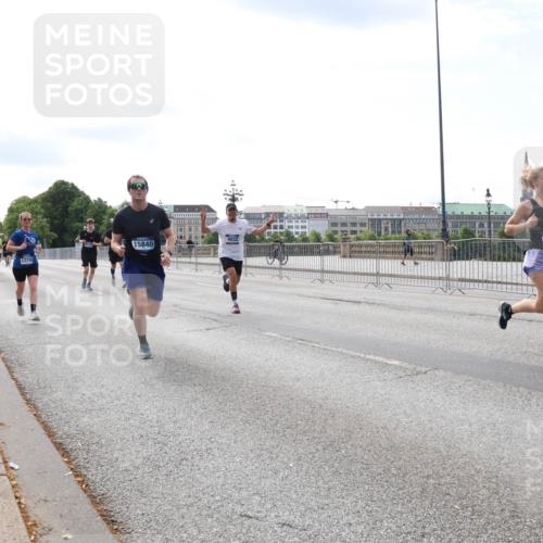 29.06.2025 - hella hamburg halbmarathon Lena Gebhardt http://msf.ph/oto/8360184 29.06.2025 10:14:07 Lombardsbrücke 1378, 15840, 988, 1131, 1194, 1480, 1890, 2359, 2721, 2904, 2987, 3939, 4001, 4032, 4962, 5631, 5719, 6089, 6287, 6710, 7209, 7442, 7462, 7840, 7913, 7991, 8001, 8057, 8409, 8673, 8892, 9631, 9845, 9886, 10442, 10443, 10977, 11441, 11987, 12313, 12797, 12938, 13237, 13285, 13788, 14488, 15085, 15482, 15721, 15722, 15840, 16126, 17439, 17472, 17985, 18041, 18236, 18239 meine-sportfotos.de