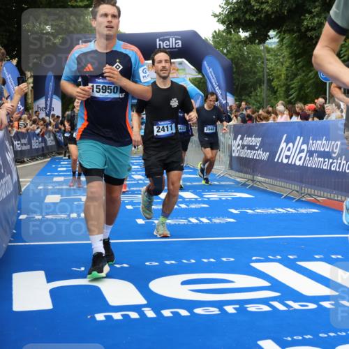 29.06.2025 - hella hamburg halbmarathon Strokosch-Dieckow http://msf.ph/oto/8360205 29.06.2025 10:51:23 Ziel 1335, 1817, 2364, 2411, 2636, 2718, 2946, 4814, 5820, 6657, 6776, 7943, 8316, 8989, 9214, 9656, 10480, 10667, 11124, 11422, 12016, 13047, 13403, 13792, 14865, 14994, 15871, 15950, 16357, 17131, 18019, 18489 meine-sportfotos.de