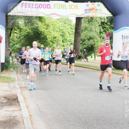 29.06.2025 - hella hamburg halbmarathon MichiJ http://msf.ph/oto/8360262 29.06.2025 10:42:40 Zwischen KM18-KM19 1179, 2378, 3668, 5465, 7646, 7742, 8573, 8691, 10044, 11143, 11797, 11799, 12348, 12590, 13234, 13236, 14881, 16092, 16213, 16609, 17640, 17642, 18212, 18290, 18340, 18746, 18835, 19152 meine-sportfotos.de