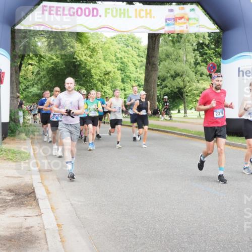 29.06.2025 - hella hamburg halbmarathon MichiJ http://msf.ph/oto/8360268 29.06.2025 10:42:40 Zwischen KM18-KM19 1179, 2378, 3668, 5465, 7646, 7742, 8573, 8691, 10044, 11143, 11797, 11799, 12348, 12590, 13234, 13236, 14881, 16092, 16213, 16609, 17640, 17642, 18212, 18290, 18340, 18746, 18835, 19152 meine-sportfotos.de