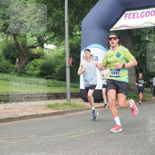 29.06.2025 - hella hamburg halbmarathon KatJ http://msf.ph/oto/8360275 29.06.2025 10:22:24 Zwischen KM18-KM19 2879 meine-sportfotos.de