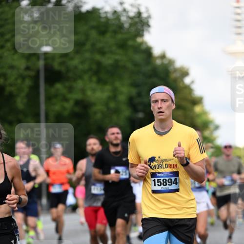 29.06.2025 - hella hamburg halbmarathon Dr. Thomas Lammeyer http://msf.ph/oto/8360393 29.06.2025 09:56:33 Kennedybrücke 1012, 1070, 1415, 1468, 1613, 1735, 1782, 2048, 2189, 2233, 2590, 2970, 3021, 3098, 3109, 3124, 3304, 3907, 3917, 3928, 4277, 4497, 4691, 4933, 4981, 5476, 5477, 5623, 5682, 6152, 6716, 7005, 7067, 7093, 7191, 7325, 7451, 7599, 7765, 7843, 8145, 8467, 8664, 8694, 8704, 8722, 9081, 9213, 9232, 9374, 9534, 9538, 9540, 10000, 10208, 10246, 10313, 10750, 10796, 10969, 11153, 11291, 11346 meine-sportfotos.de