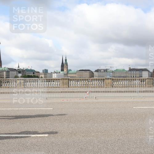 29.06.2025 - hella hamburg halbmarathon Lena Gebhardt http://msf.ph/oto/8360398 29.06.2025 09:09:59 Lombardsbrücke 132 meine-sportfotos.de