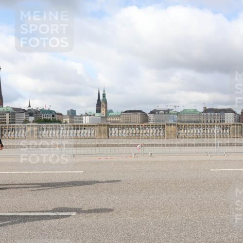 29.06.2025 - hella hamburg halbmarathon Lena Gebhardt http://msf.ph/oto/8360426 29.06.2025 09:09:59 Lombardsbrücke 132 meine-sportfotos.de