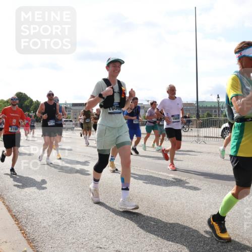 29.06.2025 - hella hamburg halbmarathon Lena Gebhardt http://msf.ph/oto/8360487 29.06.2025 10:01:38 Lombardsbrücke 3199, 1714, 1606, 172, 1889, 1873, 172, 191, 0281, 18717, 1130, 1184, 1329, 1387, 1420, 1464, 1653, 1722, 1724, 1729, 1881, 1940, 2006, 2091, 2167, 2354, 2363, 2591, 2806, 2936, 2957, 3039, 3199, 3425, 3663, 4068, 4249, 4319, 4322, 4328, 4370, 4649, 4663, 5547, 5570, 5602, 5603, 5675, 5742, 6087, 6281, 0000, 6302, 6438, 6591, 6595, 6921, 6924, 7287, 7846, 8030, 8045, 8046, 8191, 8392, 8578, 8691, 8822, 8926, 9230, 10281, 10301, 10383, 10576, 10882, 10915, 11043, 11465 meine-sportfotos.de