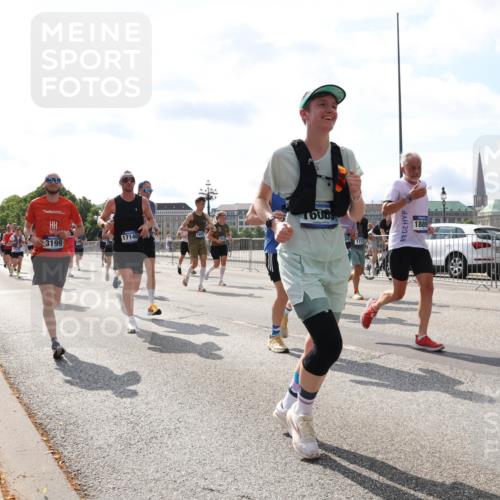 29.06.2025 - hella hamburg halbmarathon Lena Gebhardt http://msf.ph/oto/8360511 29.06.2025 10:01:38 Lombardsbrücke 3199, 17140, 7606, 1722, 1889, 10301, 1130, 1184, 1329, 1387, 1420, 1464, 1653, 1722, 1724, 1729, 1881, 1940, 2006, 2091, 2167, 2354, 2363, 2591, 2806, 2936, 2957, 3039, 3199, 3425, 3663, 4068, 4249, 4319, 4322, 4328, 4370, 4649, 4663, 5547, 5570, 5602, 5603, 5675, 5742, 6087, 6281, 0000, 6302, 6438, 6591, 6595, 6921, 6924, 7287, 7846, 8030, 8045, 8046, 8191, 8392, 8578, 8691, 8822, 8926, 9230, 10281, 10301, 10383, 10576, 10882, 10915, 11043, 11465 meine-sportfotos.de