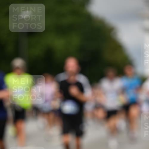 29.06.2025 - hella hamburg halbmarathon Dr. Thomas Lammeyer http://msf.ph/oto/8360525 29.06.2025 10:18:53 Kennedybrücke 1296, 1379, 1575, 1728, 1745, 2046, 2281, 2690, 3454, 3507, 3509, 3691, 4495, 4641, 5608, 5800, 5981, 6181, 6317, 6710, 6724, 7195, 7439, 7446, 7447, 7881, 8239, 8256, 8275, 8522, 8563, 8755, 8854, 8892, 9709, 9911, 9975, 10589, 10717, 10858, 11271 meine-sportfotos.de