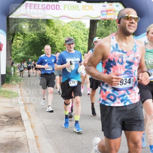 29.06.2025 - hella hamburg halbmarathon MichiJ http://msf.ph/oto/8360531 29.06.2025 10:42:43 Zwischen KM18-KM19 2378, 3048, 3435, 3668, 5465, 7742, 8573, 8691, 8996, 9934, 10044, 11143, 11797, 11799, 12248, 12348, 12590, 13234, 13236, 14408, 14881, 16092, 16213, 16609, 18212, 18290, 18746, 19091, 19152 meine-sportfotos.de