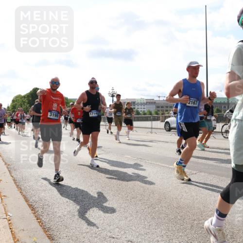 29.06.2025 - hella hamburg halbmarathon Lena Gebhardt http://msf.ph/oto/8360550 29.06.2025 10:01:39 Lombardsbrücke 2591, 3199, 17140, 18954, 2167, 172, 160, 1184, 1329, 1387, 1420, 1464, 1653, 1722, 1724, 1729, 1881, 1940, 2006, 2091, 2167, 2354, 2363, 2591, 2806, 2957, 3039, 3199, 3425, 3663, 4068, 4249, 4286, 4319, 4322, 4328, 4370, 4649, 4663, 5547, 5570, 5602, 5603, 5675, 5742, 6087, 6281, 0000, 6302, 6438, 6591, 6595, 6921, 6924, 7287, 7846, 8030, 8045, 8046, 8191, 8392, 8578, 8691, 8822, 8926, 9230, 10281, 10301, 10383, 10576, 10882, 10915, 11043, 11465 meine-sportfotos.de