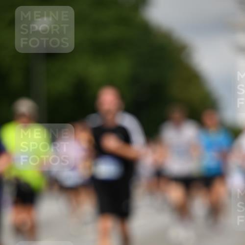 29.06.2025 - hella hamburg halbmarathon Dr. Thomas Lammeyer http://msf.ph/oto/8360574 29.06.2025 10:18:53 Kennedybrücke 1296, 1379, 1575, 1728, 1745, 2046, 2281, 2690, 3454, 3507, 3509, 3691, 4495, 4641, 5608, 5800, 5981, 6181, 6317, 6710, 6724, 7195, 7439, 7446, 7447, 7881, 8239, 8256, 8275, 8522, 8563, 8755, 8854, 8892, 9709, 9911, 9975, 10589, 10717, 10858, 11271 meine-sportfotos.de