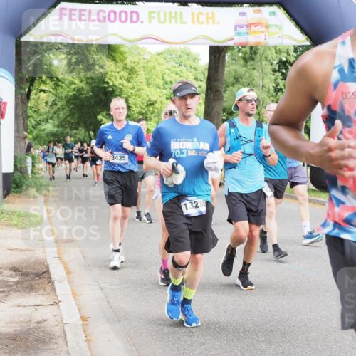 29.06.2025 - hella hamburg halbmarathon MichiJ http://msf.ph/oto/8360588 29.06.2025 10:42:43 Zwischen KM18-KM19 2378, 3048, 3435, 3668, 5465, 7742, 8573, 8691, 8996, 9934, 10044, 11143, 11797, 11799, 12248, 12348, 12590, 13234, 13236, 14408, 14881, 16092, 16213, 16609, 18212, 18290, 18746, 19091, 19152 meine-sportfotos.de