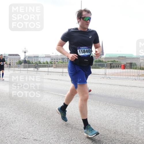 29.06.2025 - hella hamburg halbmarathon Lena Gebhardt http://msf.ph/oto/8360594 29.06.2025 10:14:09 Lombardsbrücke 13788, 15840, 1131, 1194, 1480, 1890, 2359, 2987, 3939, 4001, 4032, 4962, 5631, 5719, 6028, 6083, 6089, 6287, 6366, 6710, 7209, 7442, 7462, 7840, 7991, 8001, 8057, 8409, 8673, 8892, 9631, 9845, 9886, 10442, 10443, 10977, 11441, 11987, 12313, 12467, 12797, 12938, 13237, 13285, 13788, 14488, 15085, 15482, 15721, 15722, 15840, 16126, 17439, 17985, 18041, 18236, 18239 meine-sportfotos.de