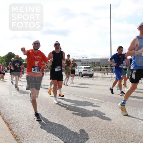 29.06.2025 - hella hamburg halbmarathon Lena Gebhardt http://msf.ph/oto/8360598 29.06.2025 10:01:39 Lombardsbrücke 2591, 5547, 3199, 17140, 1895, 187, 1724, 2167, 1184, 1329, 1387, 1420, 1464, 1653, 1722, 1724, 1729, 1881, 1940, 2006, 2091, 2167, 2354, 2363, 2591, 2806, 2957, 3039, 3199, 3425, 3663, 4068, 4249, 4286, 4319, 4322, 4328, 4370, 4649, 4663, 5547, 5570, 5602, 5603, 5675, 5742, 6087, 6281, 0000, 6302, 6438, 6591, 6595, 6921, 6924, 7287, 7846, 8030, 8045, 8046, 8191, 8392, 8578, 8691, 8822, 8926, 9230, 10281, 10301, 10383, 10576, 10882, 10915, 11043, 11465 meine-sportfotos.de