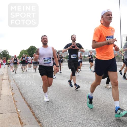 29.06.2025 - hella hamburg halbmarathon Lena Gebhardt http://msf.ph/oto/8360604 29.06.2025 10:39:14 Lombardsbrücke 18996, 16335, 3745, 1232, 1390, 1451, 1760, 1856, 1883, 2092, 2524, 2534, 2571, 2574, 2843, 2893, 2998, 3275, 3307, 3353, 3727, 3745, 3927, 4257, 4320, 4410, 4523, 4603, 4659, 4855, 4882, 4964, 6062, 6112, 6321, 6342, 6343, 6611, 6748, 7263, 7341, 7501, 7506, 7524, 7589, 7684, 7815, 8203, 8243, 8367, 8457, 8783, 8995, 9393, 9420, 9446, 9698, 9708, 9974, 9977, 10001, 10072, 10315, 10512, 10516, 10554, 13060 meine-sportfotos.de