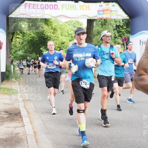 29.06.2025 - hella hamburg halbmarathon MichiJ http://msf.ph/oto/8360620 29.06.2025 10:42:44 Zwischen KM18-KM19 2378, 3048, 3435, 3668, 5465, 8573, 8691, 8996, 9934, 10044, 11797, 12248, 12348, 12590, 13234, 13236, 14408, 14750, 16092, 16213, 16609, 18212, 18290, 19091, 19152 meine-sportfotos.de