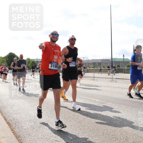 29.06.2025 - hella hamburg halbmarathon Lena Gebhardt http://msf.ph/oto/8360621 29.06.2025 10:01:39 Lombardsbrücke 2591, 5547, 3199, 17140, 18232, 187, 172, 1184, 1329, 1387, 1420, 1464, 1653, 1722, 1724, 1729, 1881, 1940, 2006, 2091, 2167, 2354, 2363, 2591, 2806, 2957, 3039, 3199, 3425, 3663, 4068, 4249, 4286, 4319, 4322, 4328, 4370, 4649, 4663, 5547, 5570, 5602, 5603, 5675, 5742, 6087, 6281, 0000, 6302, 6438, 6591, 6595, 6921, 6924, 7287, 7846, 8030, 8045, 8046, 8191, 8392, 8578, 8691, 8822, 8926, 9230, 10281, 10301, 10383, 10576, 10882, 10915, 11043, 11465 meine-sportfotos.de