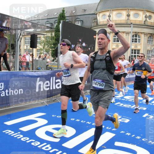 29.06.2025 - hella hamburg halbmarathon Michael Strokosch http://msf.ph/oto/8360644 29.06.2025 10:55:09 Ziel 2448, 2884, 3041, 3791, 3945, 4249, 4938, 6355, 8691, 9060, 9361, 9380, 10191, 10192, 11333, 11747, 11976, 12248, 12961, 13297, 14750, 14948, 15126, 15879, 16108, 16630, 17803, 17842 meine-sportfotos.de