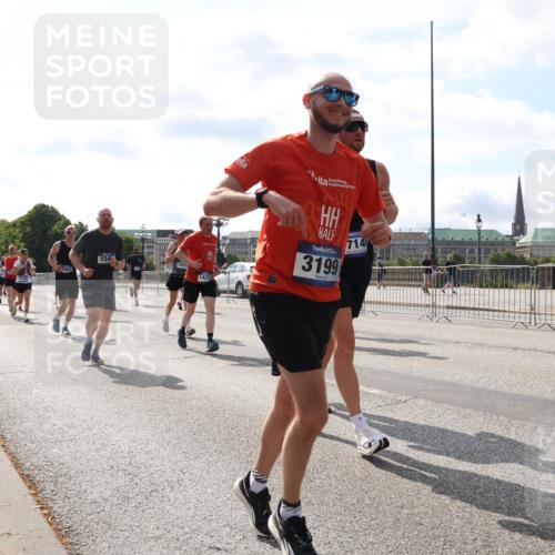 29.06.2025 - hella hamburg halbmarathon Lena Gebhardt http://msf.ph/oto/8360645 29.06.2025 10:01:40 Lombardsbrücke 554, 2591, 10915, 1437, 3199, 7140, 1877, 1184, 1329, 1387, 1420, 1464, 1653, 1722, 1724, 1729, 1881, 1940, 2006, 2091, 2167, 2591, 2806, 2957, 3039, 3199, 3425, 3663, 4068, 4249, 4286, 4319, 4322, 4328, 4370, 4649, 4663, 5547, 5570, 5602, 5603, 5675, 5742, 6087, 6281, 0000, 6302, 6327, 6438, 6591, 6595, 6921, 6924, 7287, 7846, 8030, 8045, 8046, 8191, 8392, 8578, 8691, 8822, 8926, 9230, 10281, 10301, 10383, 10576, 10882, 10915, 11043, 11465 meine-sportfotos.de