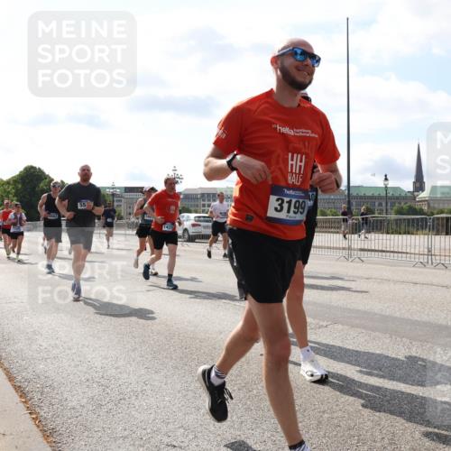 29.06.2025 - hella hamburg halbmarathon Lena Gebhardt http://msf.ph/oto/8360656 29.06.2025 10:01:40 Lombardsbrücke 2591, 4663, 55, 14375, 30, 3199, 187, 1184, 1329, 1387, 1420, 1464, 1653, 1722, 1724, 1729, 1881, 1940, 2006, 2091, 2167, 2591, 2806, 2957, 3039, 3199, 3425, 3663, 4068, 4249, 4286, 4319, 4322, 4328, 4370, 4649, 4663, 5547, 5570, 5602, 5603, 5675, 5742, 6087, 6281, 0000, 6302, 6327, 6438, 6591, 6595, 6921, 6924, 7287, 7846, 8030, 8045, 8046, 8191, 8392, 8578, 8691, 8822, 8926, 9230, 10281, 10301, 10383, 10576, 10882, 10915, 11043, 11465 meine-sportfotos.de
