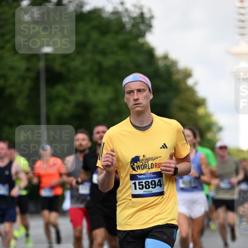 29.06.2025 - hella hamburg halbmarathon Dr. Thomas Lammeyer http://msf.ph/oto/8360699 29.06.2025 09:56:34 Kennedybrücke 1012, 1070, 1415, 1468, 1613, 1735, 1782, 2048, 2189, 2213, 2233, 2590, 2970, 3021, 3098, 3109, 3124, 3304, 3907, 3917, 3928, 4277, 4497, 4691, 4933, 4981, 5476, 5477, 5623, 5682, 6152, 6712, 6716, 7005, 7067, 7093, 7191, 7325, 7451, 7599, 7765, 7843, 8145, 8467, 8664, 8694, 8704, 8722, 9081, 9213, 9232, 9374, 9534, 9538, 9540, 9585, 10000, 10208, 10246, 10313, 10750, 10796, 10969, 11153, 11291, 11346 meine-sportfotos.de