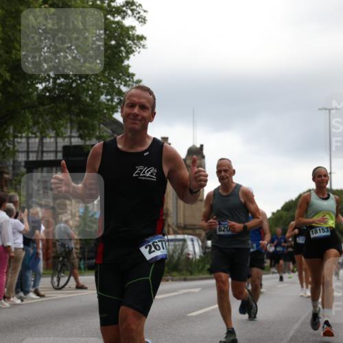 29.06.2025 - hella hamburg halbmarathon Yannick Fuchs http://msf.ph/oto/8360738 29.06.2025 10:53:11 20KM 1285, 2006, 2348, 2584, 2677, 2957, 2978, 3181, 3279, 3425, 3983, 4088, 4592, 5347, 5633, 5885, 6087, 6202, 6208, 6220, 6438, 6636, 6997, 7031, 7223, 7287, 7476, 8290, 9655, 10036, 10759, 10896, 10943, 11935, 11938, 12206, 12261, 12564, 12633, 12862, 13407, 13583, 13761, 14375, 14567, 14631, 14732, 14902, 14965, 15232, 15240, 15263, 15284, 15824, 16160, 16341, 16563, 16910, 16980, 17017, 17346, 17503, 17630, 18153, 18266, 18327, 18467, 18716, 19015, 19160 meine-sportfotos.de